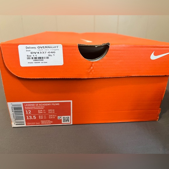 BRAND NEW Men’s 12–Ground Soccer Cleats NIKE TIEMPO LEGEND 10 ACADEMY MG - Picture 3 of 7